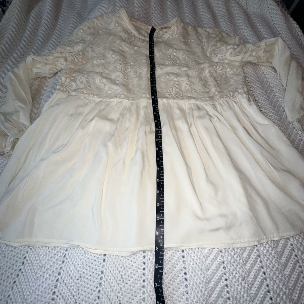Sundance Cream Ruffled Blouse with Beautiful Lace Detsil - Picture 6 of 6